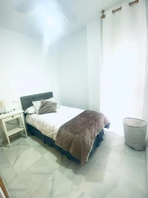 Apartamento De Dos Dormitorios En Almeria.