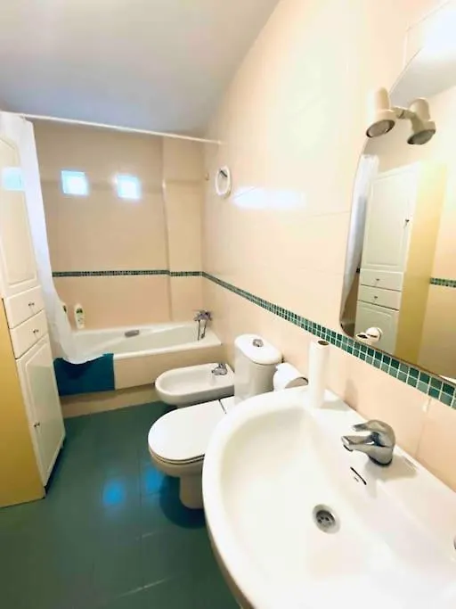 Apartamento De Dos Dormitorios En Almeria.