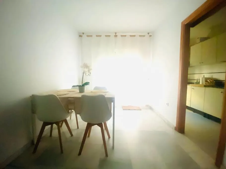 Apartamento De Dos Dormitorios En Almeria. Almeria